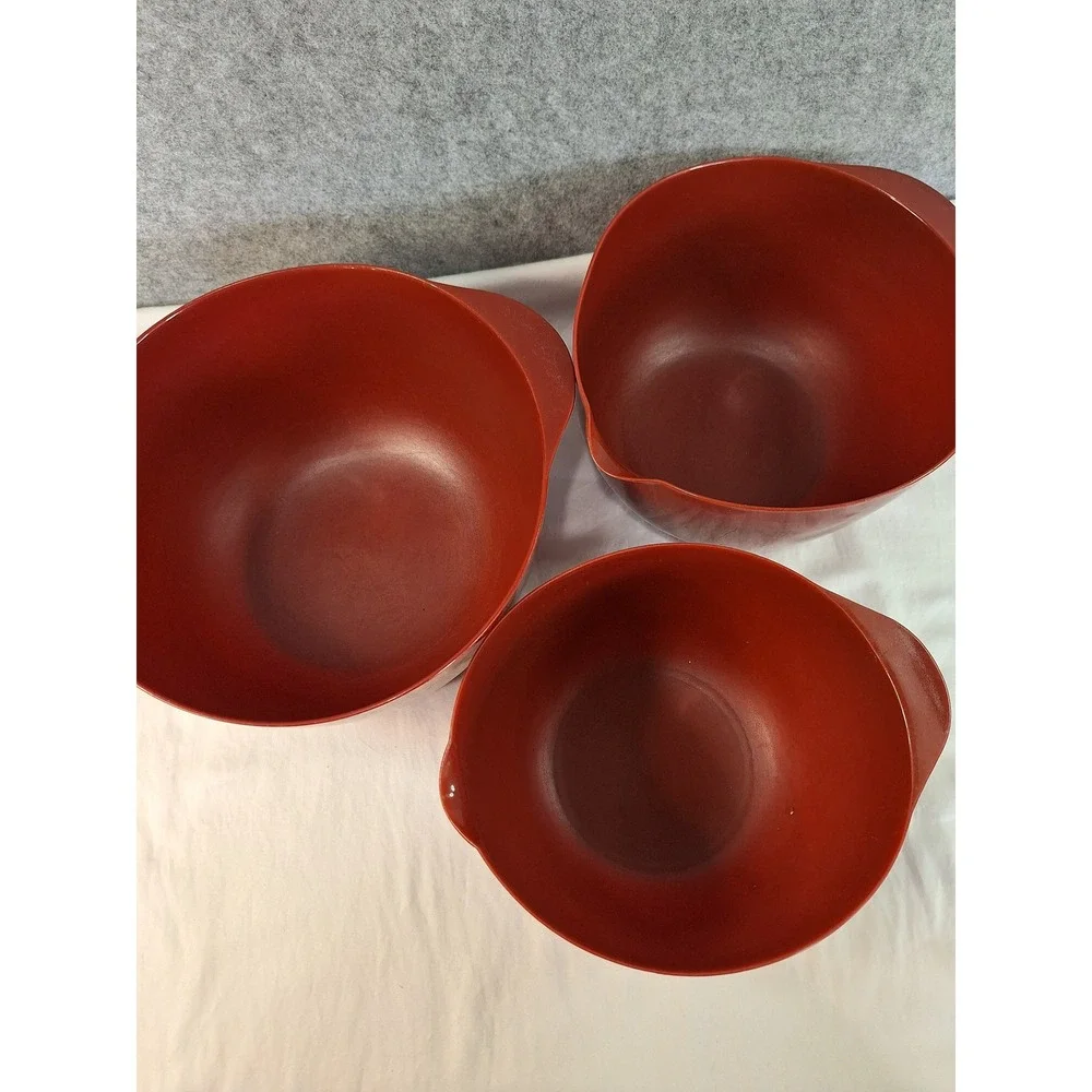 KitchenAid Red Mixing Bowl Set of 3 Nesting Non-Slip Base 2.5 3.5 4.5 Quart